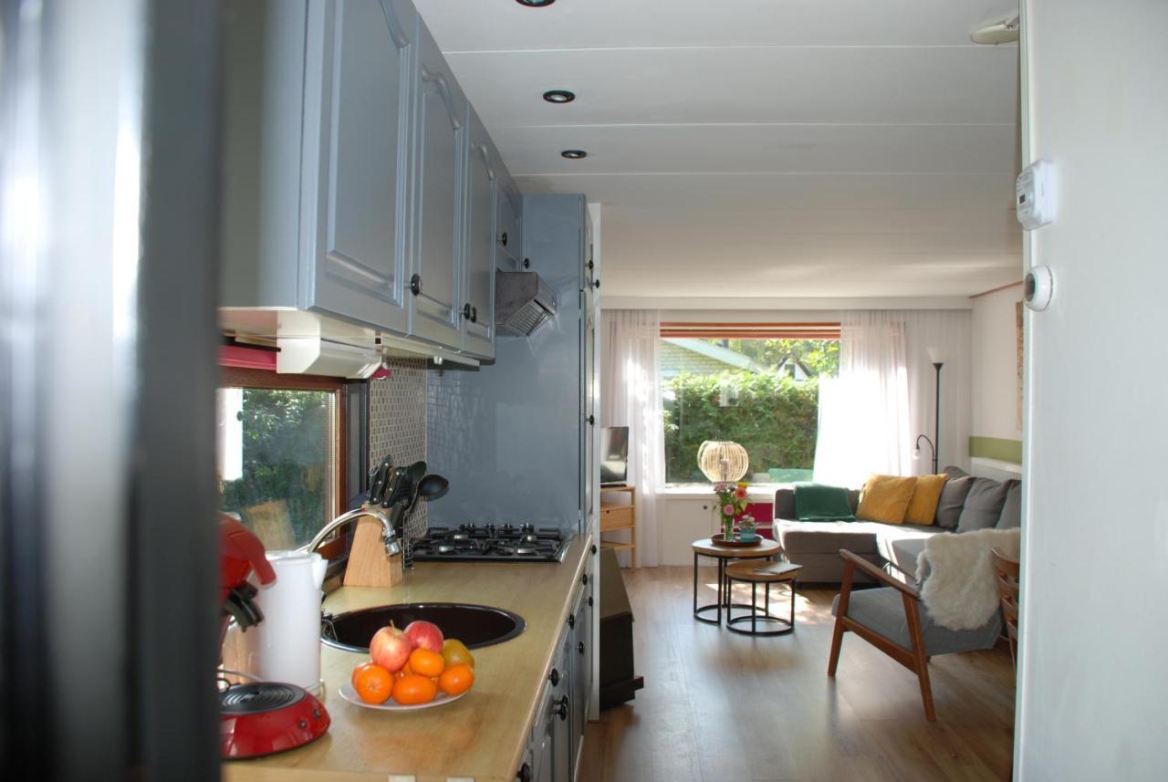 Charmant Chalet Op Een Bospark Op De Veluwe Villa Putten Kültér fotó